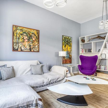 Spacious Flat With Courtyard And Private Parking! 아테네 외부 사진