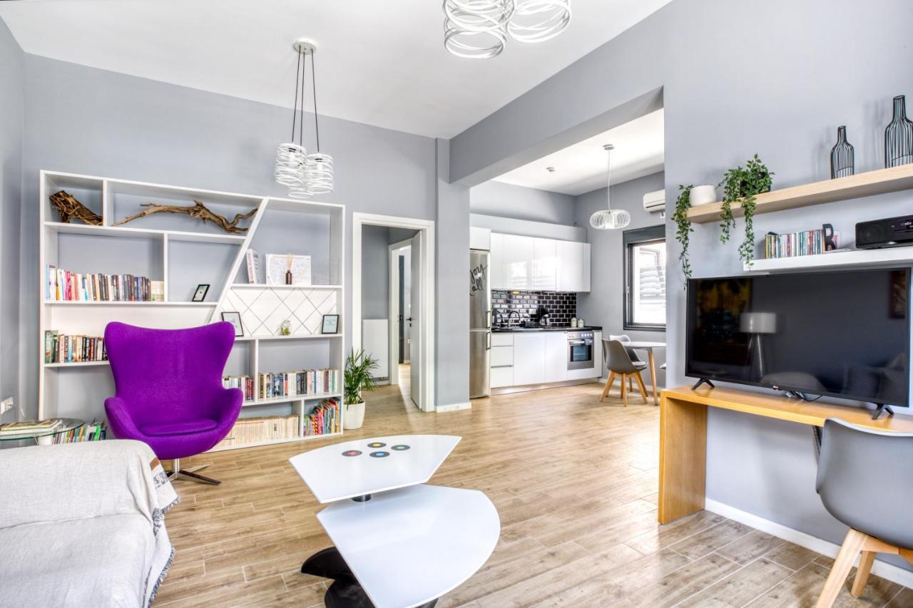 Spacious Flat With Courtyard And Private Parking! 아테네 외부 사진
