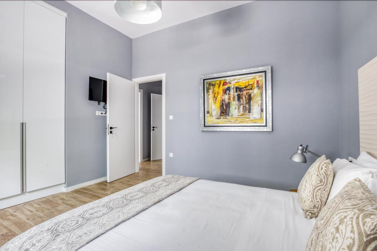 Spacious Flat With Courtyard And Private Parking! 아테네 외부 사진