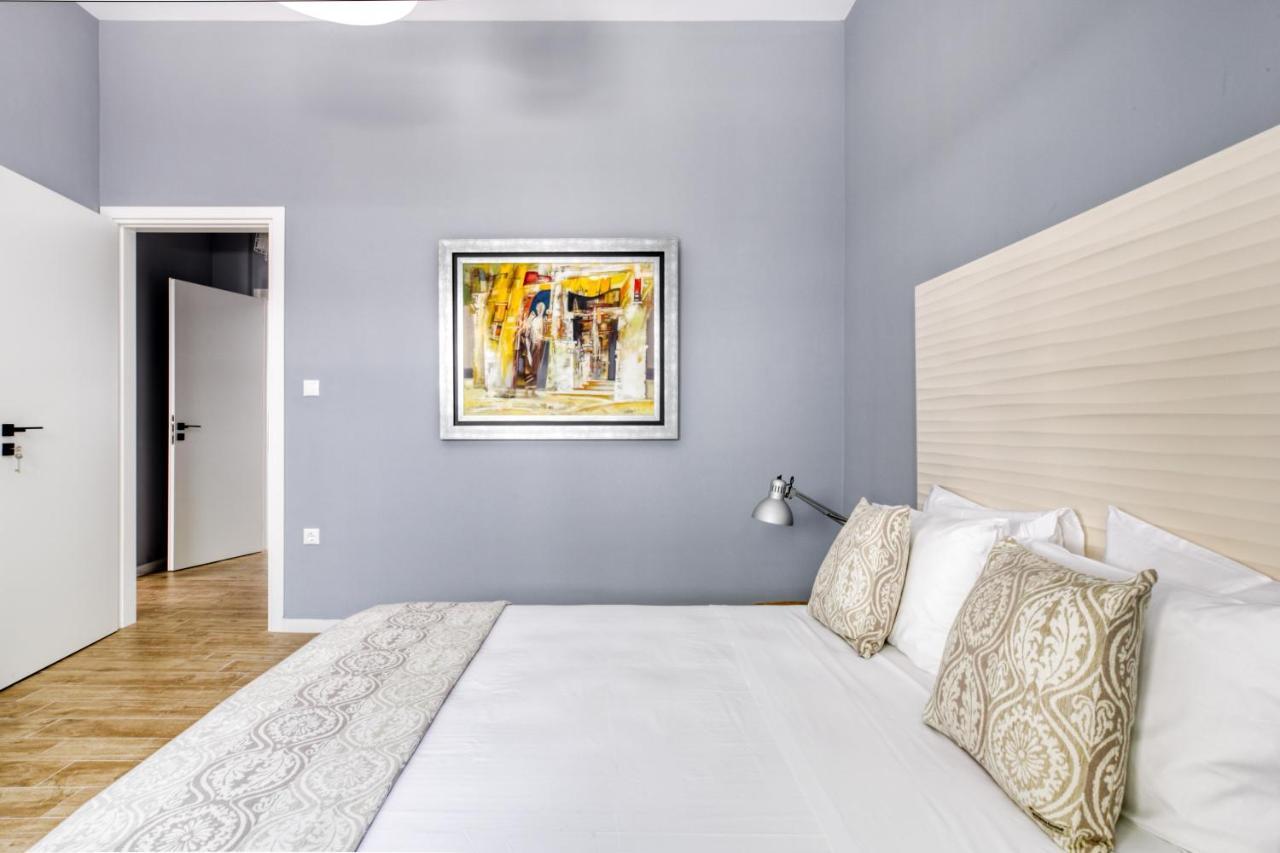 Spacious Flat With Courtyard And Private Parking! 아테네 외부 사진