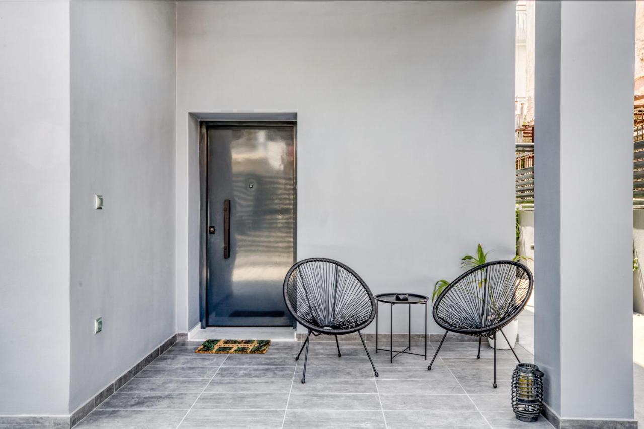 Spacious Flat With Courtyard And Private Parking! 아테네 외부 사진
