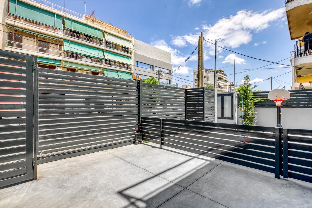 Spacious Flat With Courtyard And Private Parking! 아테네 외부 사진