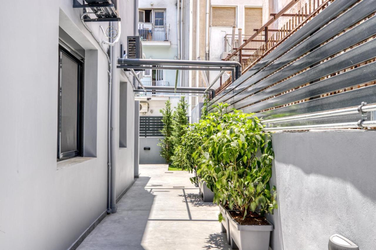 Spacious Flat With Courtyard And Private Parking! 아테네 외부 사진