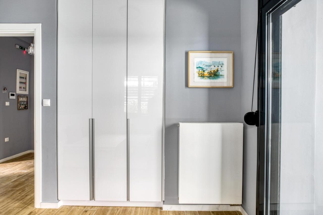 Spacious Flat With Courtyard And Private Parking! 아테네 외부 사진
