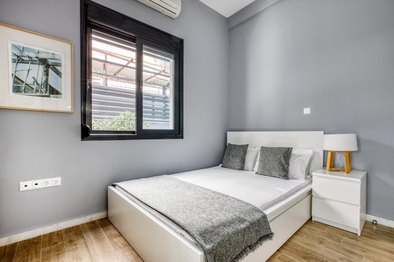 Spacious Flat With Courtyard And Private Parking! 아테네 외부 사진