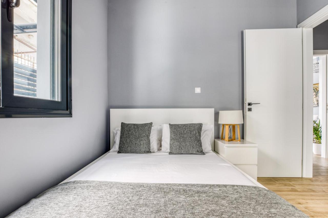 Spacious Flat With Courtyard And Private Parking! 아테네 외부 사진