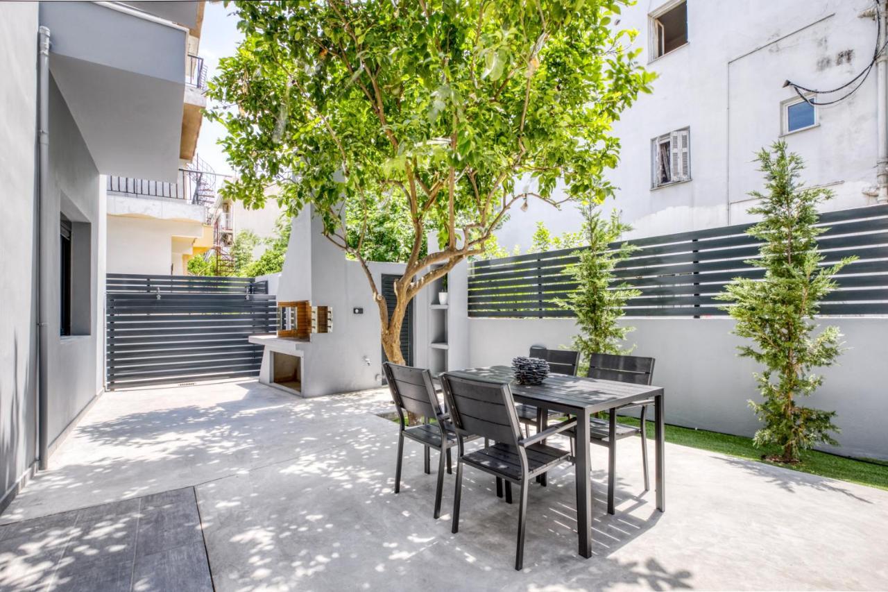Spacious Flat With Courtyard And Private Parking! 아테네 외부 사진