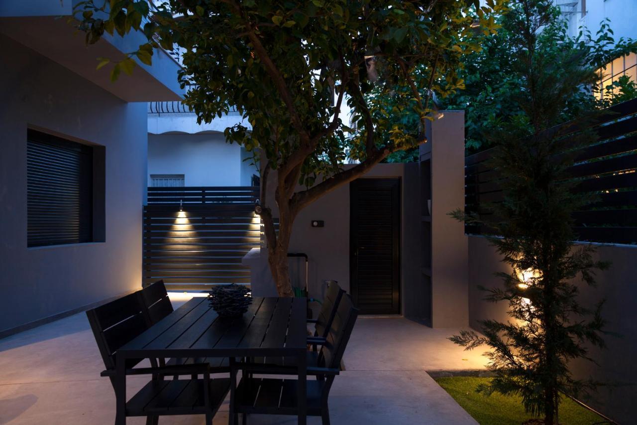 Spacious Flat With Courtyard And Private Parking! 아테네 외부 사진